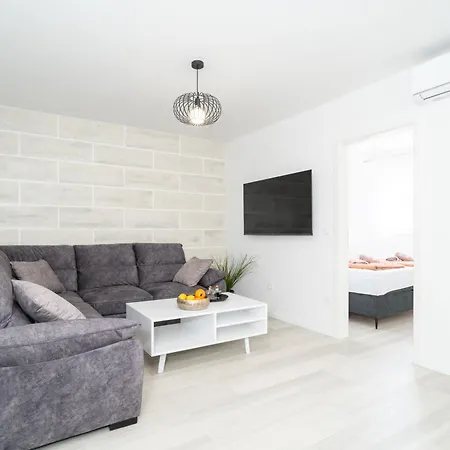 Star Apartment *