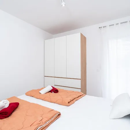 Star Apartment
