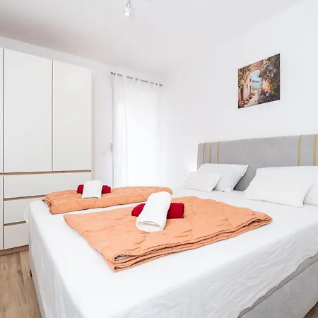 Star Apartment
