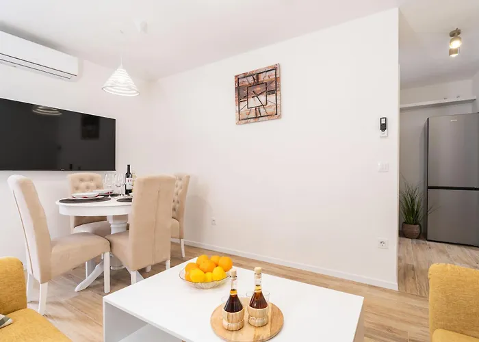 Apartament Star *